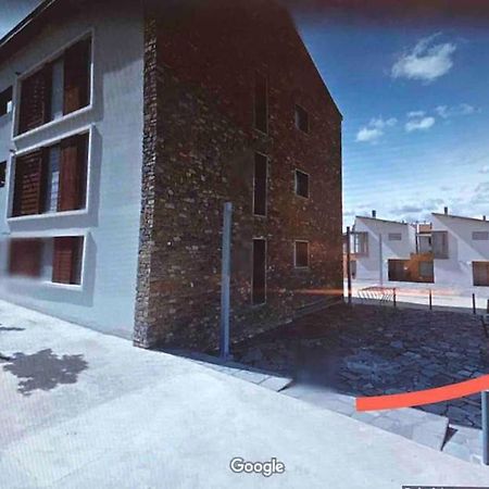 Chalet Adosado Entero, Bbq Y Piscina Comunitaria Sabiñánigo Zewnętrze zdjęcie
