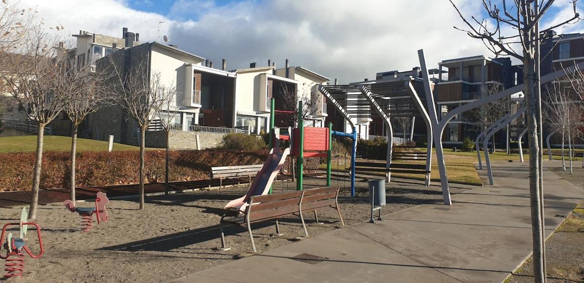 Chalet Adosado Entero, Bbq Y Piscina Comunitaria Sabiñánigo Zewnętrze zdjęcie