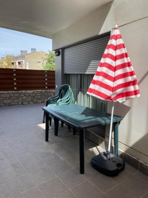 Chalet Adosado Entero, Bbq Y Piscina Comunitaria Sabiñánigo Zewnętrze zdjęcie