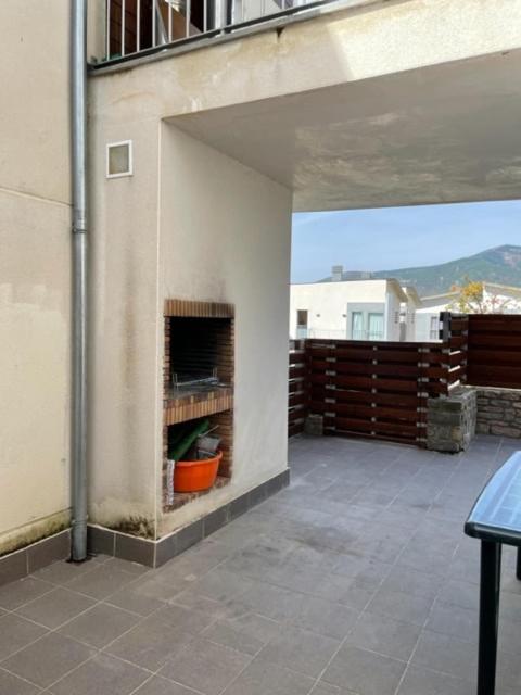 Chalet Adosado Entero, Bbq Y Piscina Comunitaria Sabiñánigo Zewnętrze zdjęcie