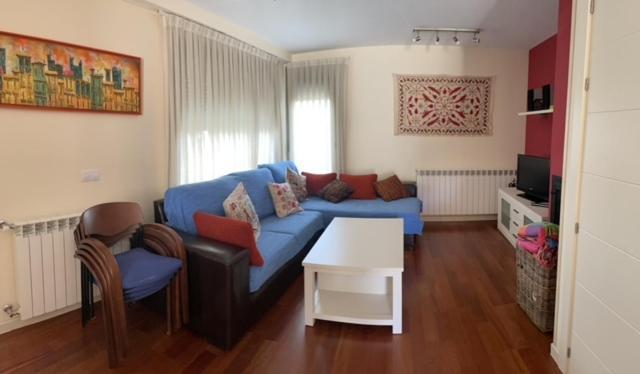 Chalet Adosado Entero, Bbq Y Piscina Comunitaria Sabiñánigo Zewnętrze zdjęcie